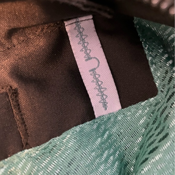 B by Burton Sz M Women’s Snowboarding 🏂 Jacket - Like New Condition - Picture 9 of 11